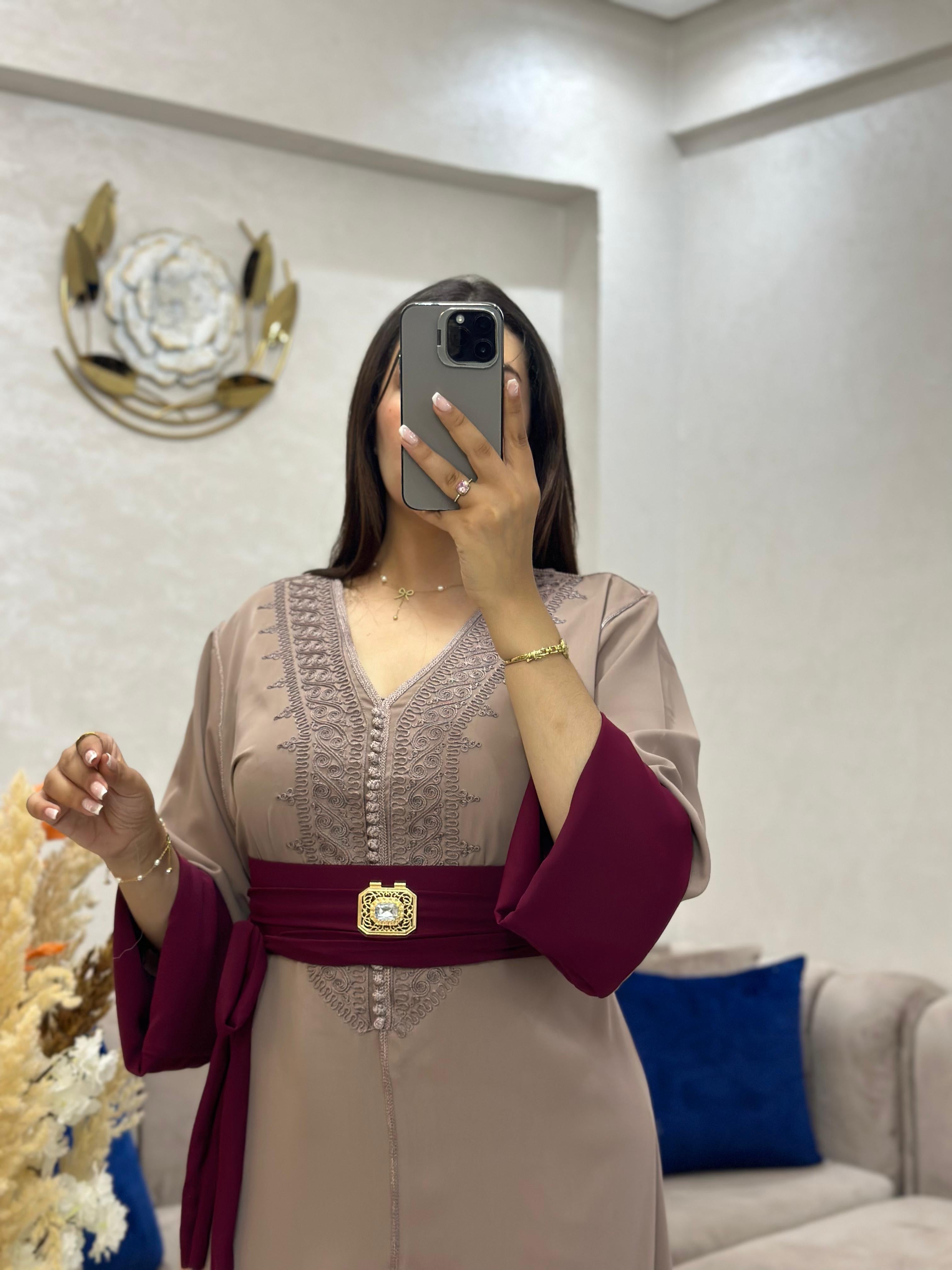 قفطان أنيق فاخر